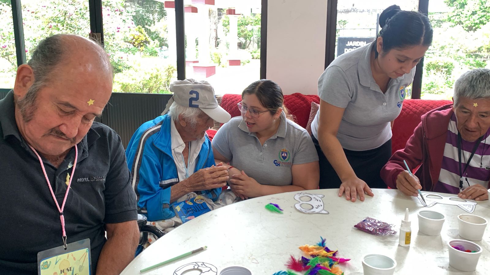 Visita a la estancia Jardín de para la tercera edad
